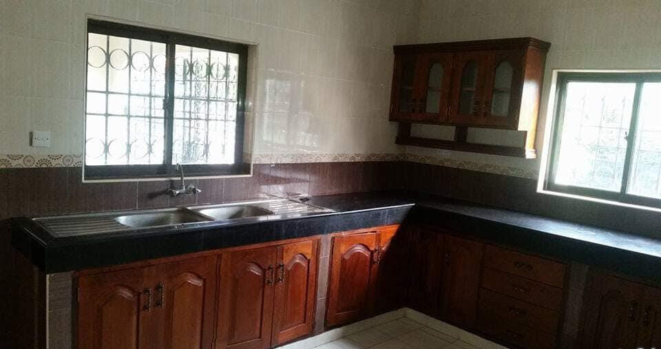Half-Acre 4BR Maisonette with Borehole & Garden - Nyali