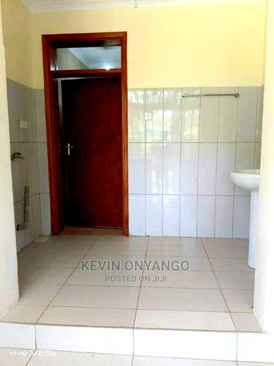 2bdrm Bungalow in Hardy, Karen for rent - Image 9