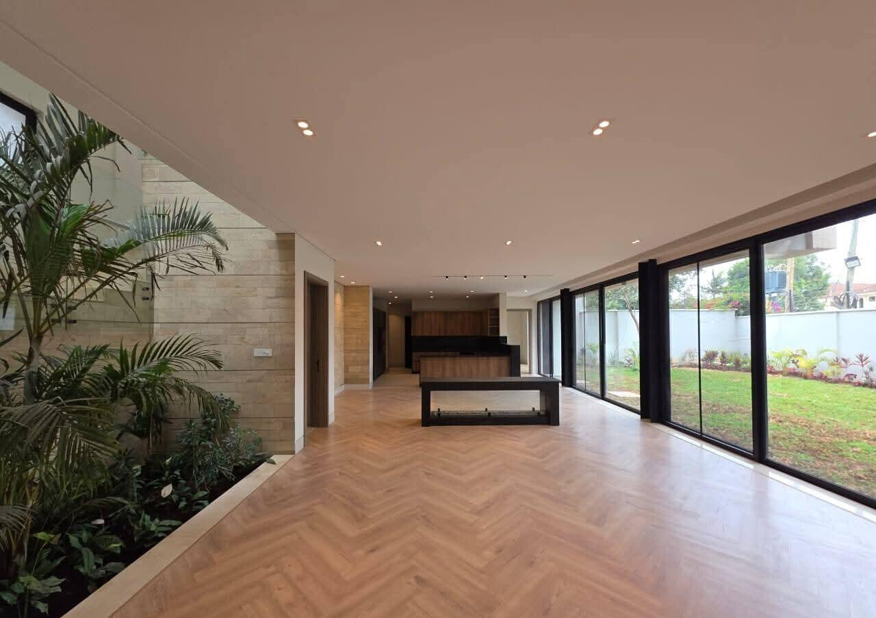 5-Bedroom Villa with Indoor Garden & Dual Kitchens - Westlands