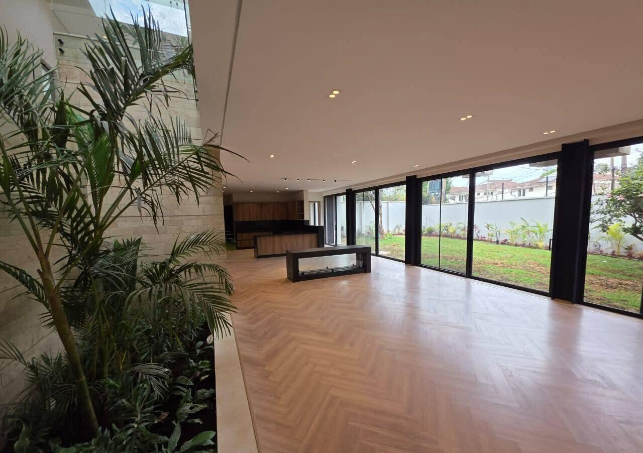 5-Bedroom Villa with Indoor Garden & Dual Kitchens - Westlands