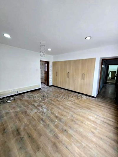 Commercial Offices on One Acre in Lavington - Image 14