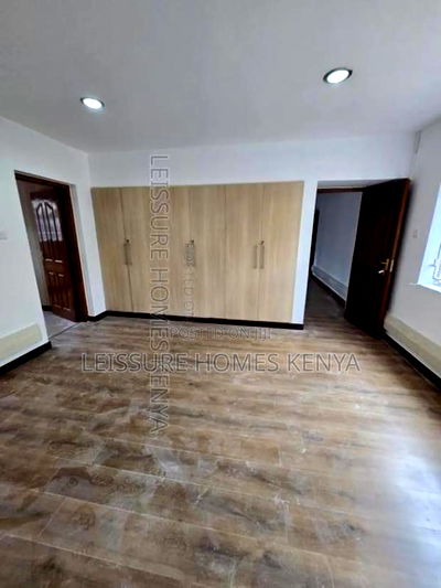 Commercial Offices on One Acre in Lavington - Image 15