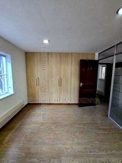 Commercial Offices on One Acre in Lavington - Image 9