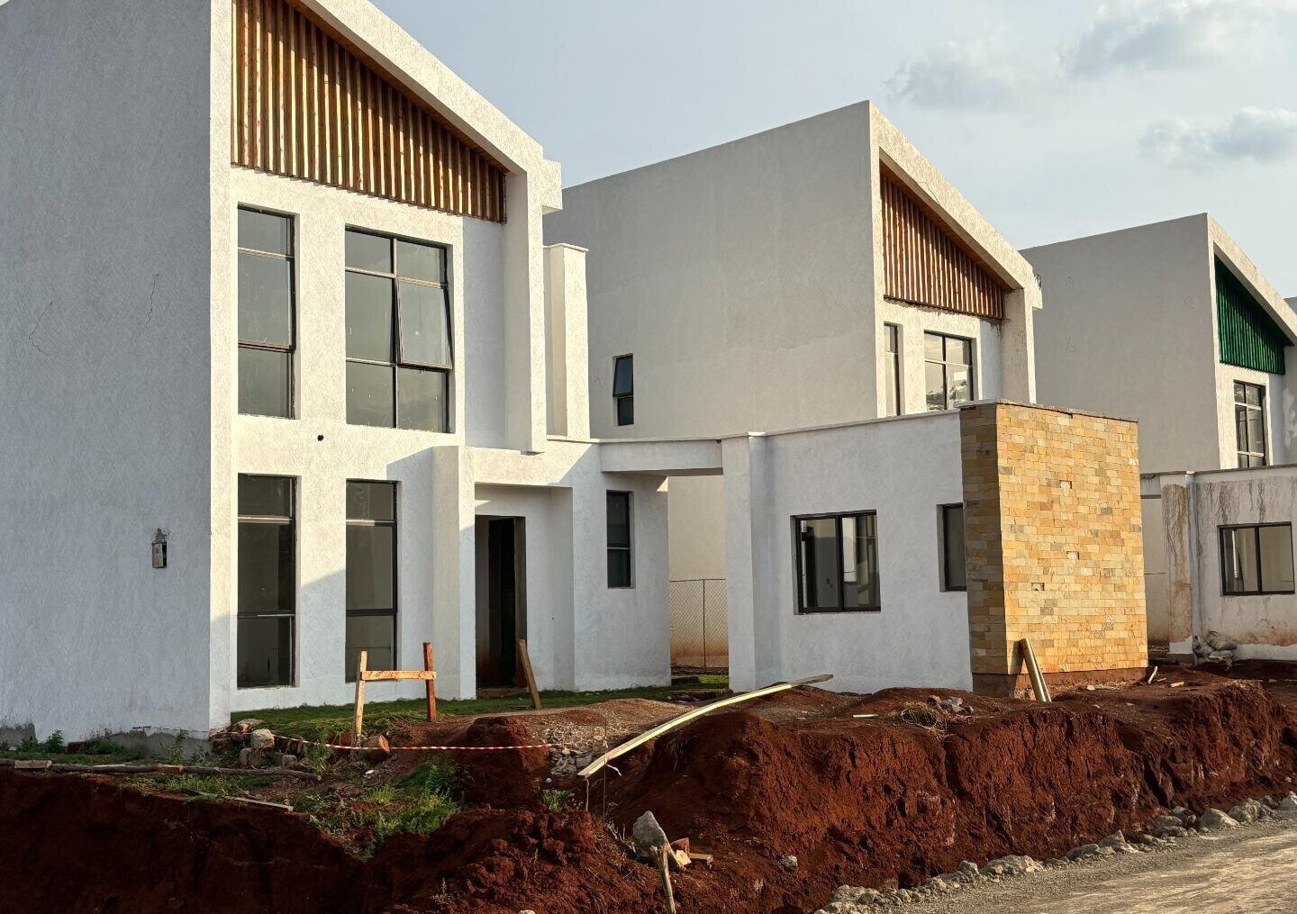4BR Townhouse in Greenview Estate with Clubhouse & Pool - Runda