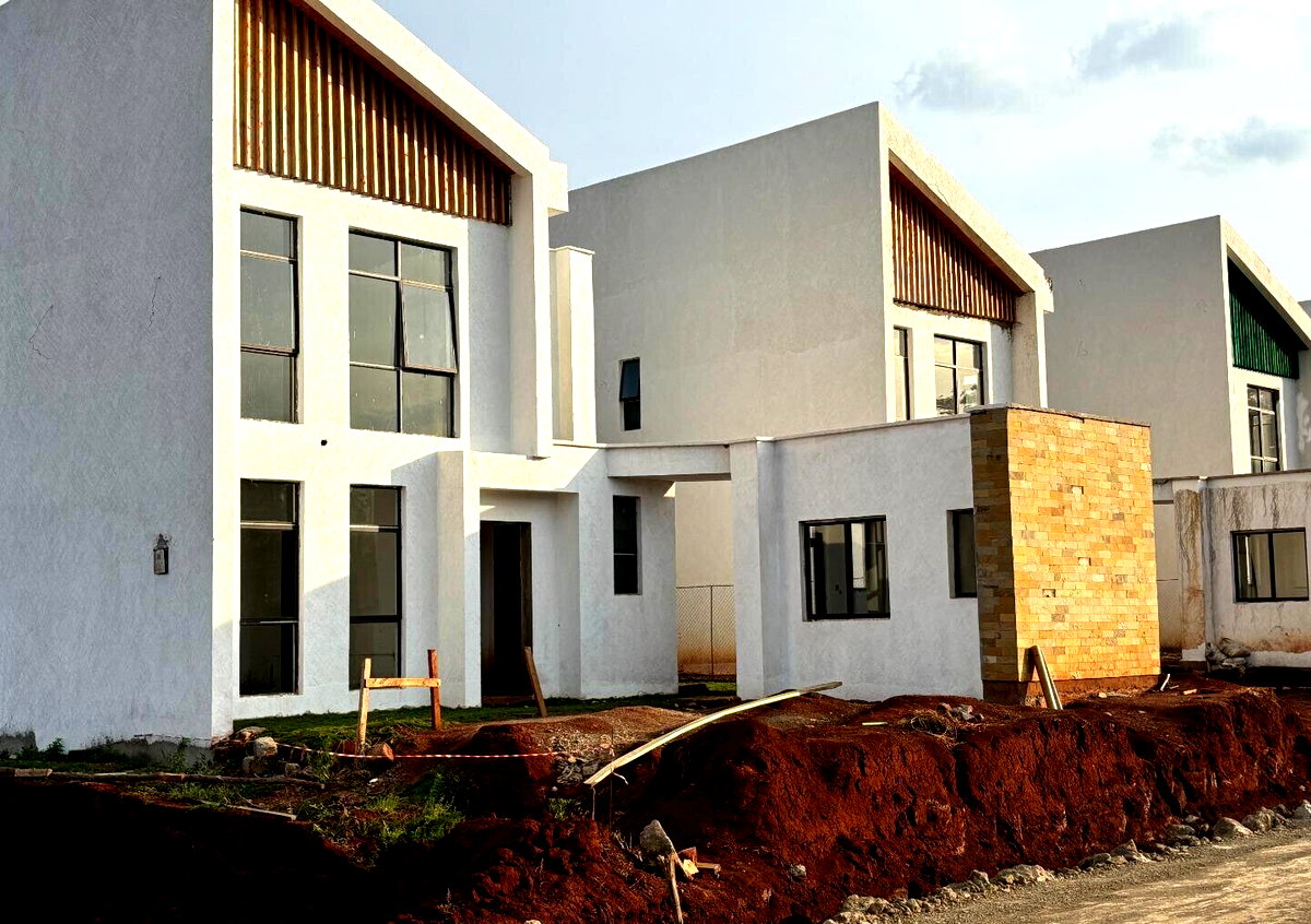 4BR Townhouse in Greenview Estate with Clubhouse & Pool - Runda