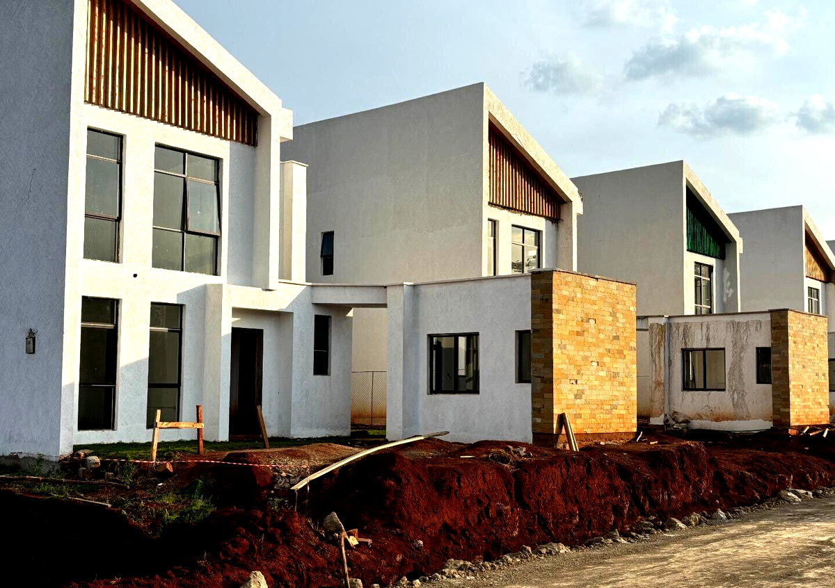 4BR Townhouse in Greenview Estate with Clubhouse & Pool - Runda