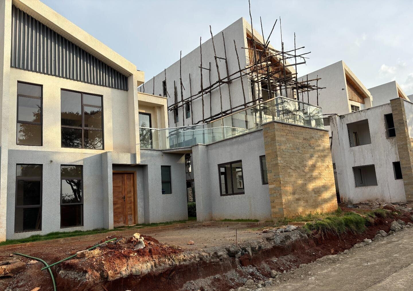 4BR Townhouse in Greenview Estate with Clubhouse & Pool - Runda