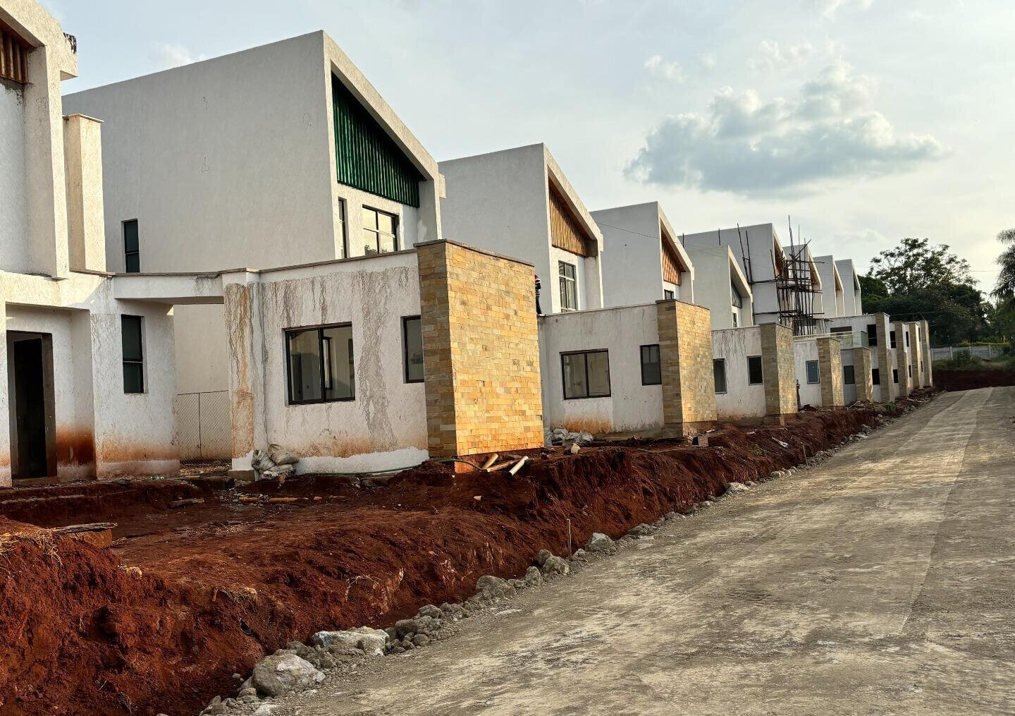 4BR Townhouse in Greenview Estate with Clubhouse & Pool - Runda