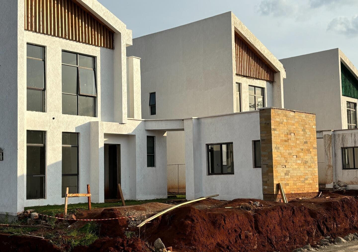 4BR Townhouse in Greenview Estate with Clubhouse & Pool - Runda