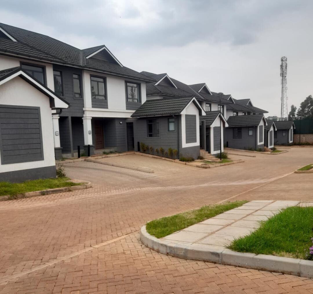5BR All-Ensuite Townhouse with Clubhouse & Pool - Runda