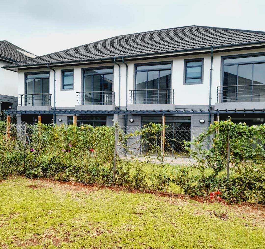 5BR All-Ensuite Townhouse with Clubhouse & Pool - Runda