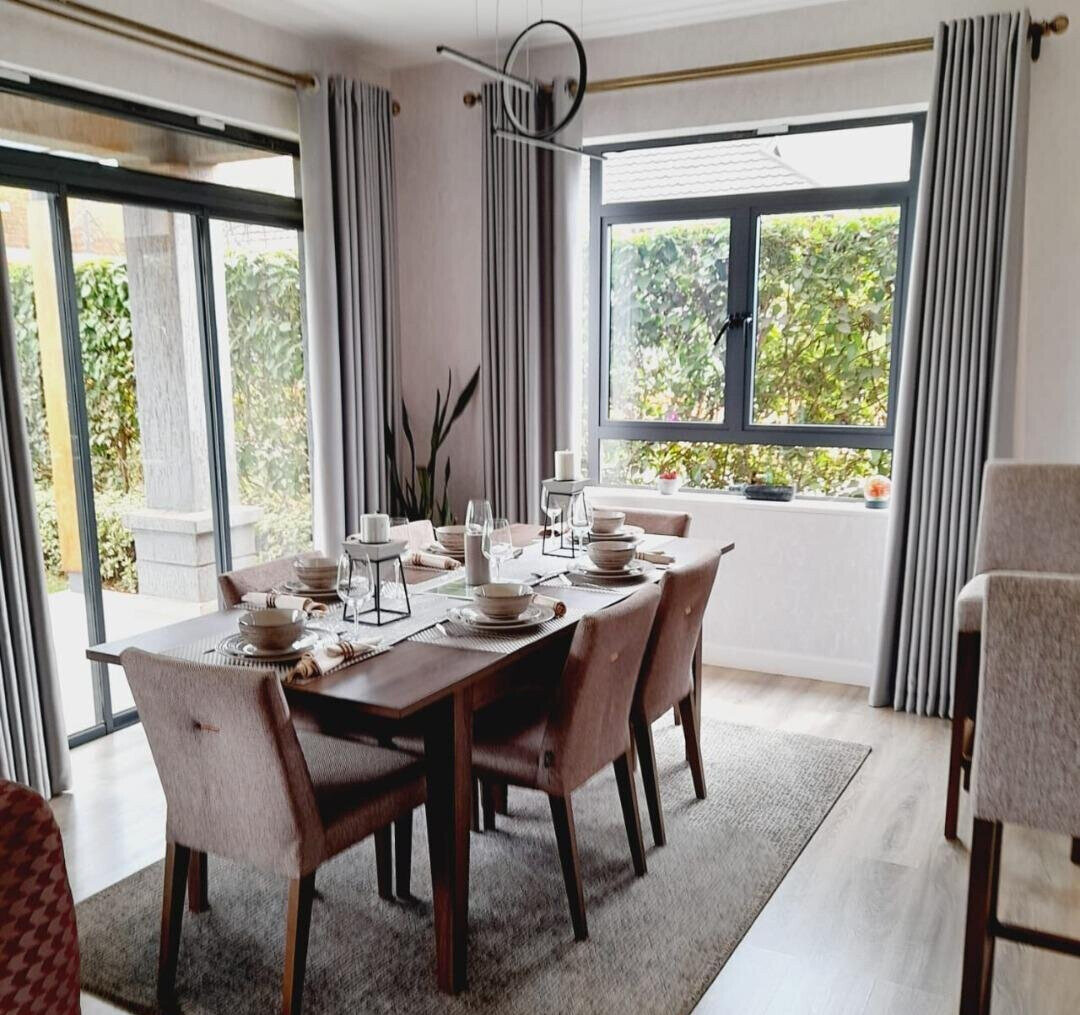 5BR All-Ensuite Townhouse with Clubhouse & Pool - Runda