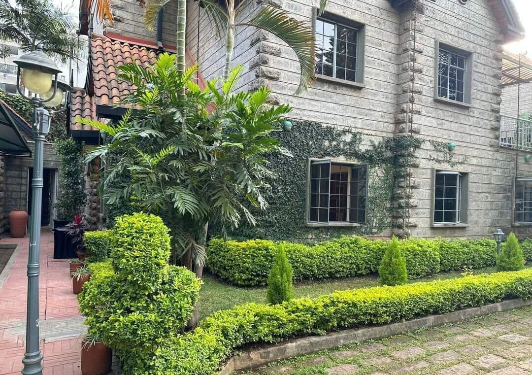 Newly Renovated 4BR All-Ensuite Villa with DSQ - Kileleshwa