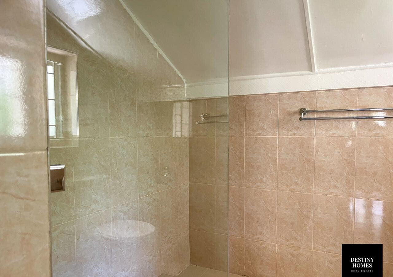 Diplomatic 5BR Home with Parking