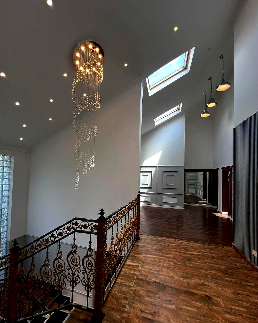 6BR Ambassadorial House with Parking