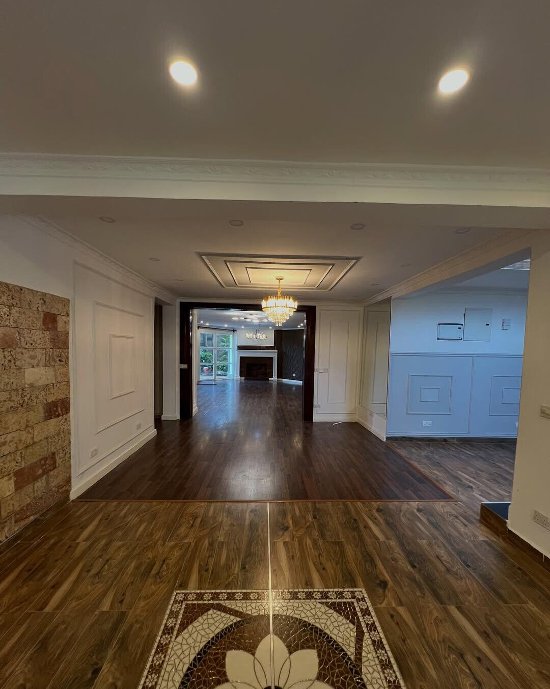 6BR Ambassadorial House with Parking