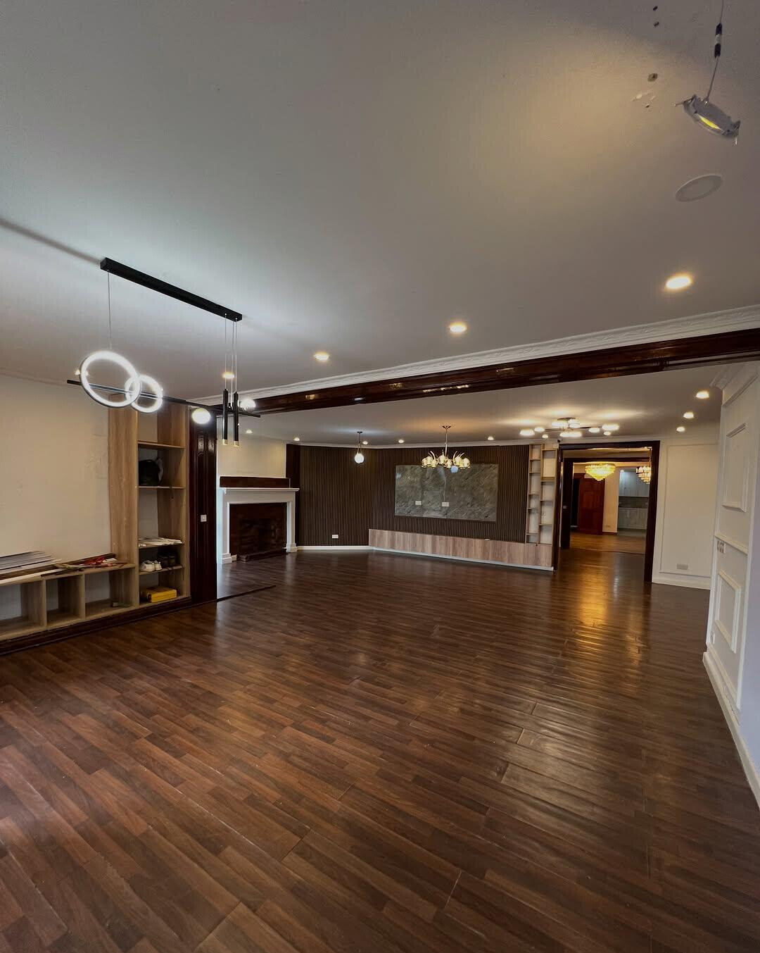 6BR Ambassadorial House with Parking