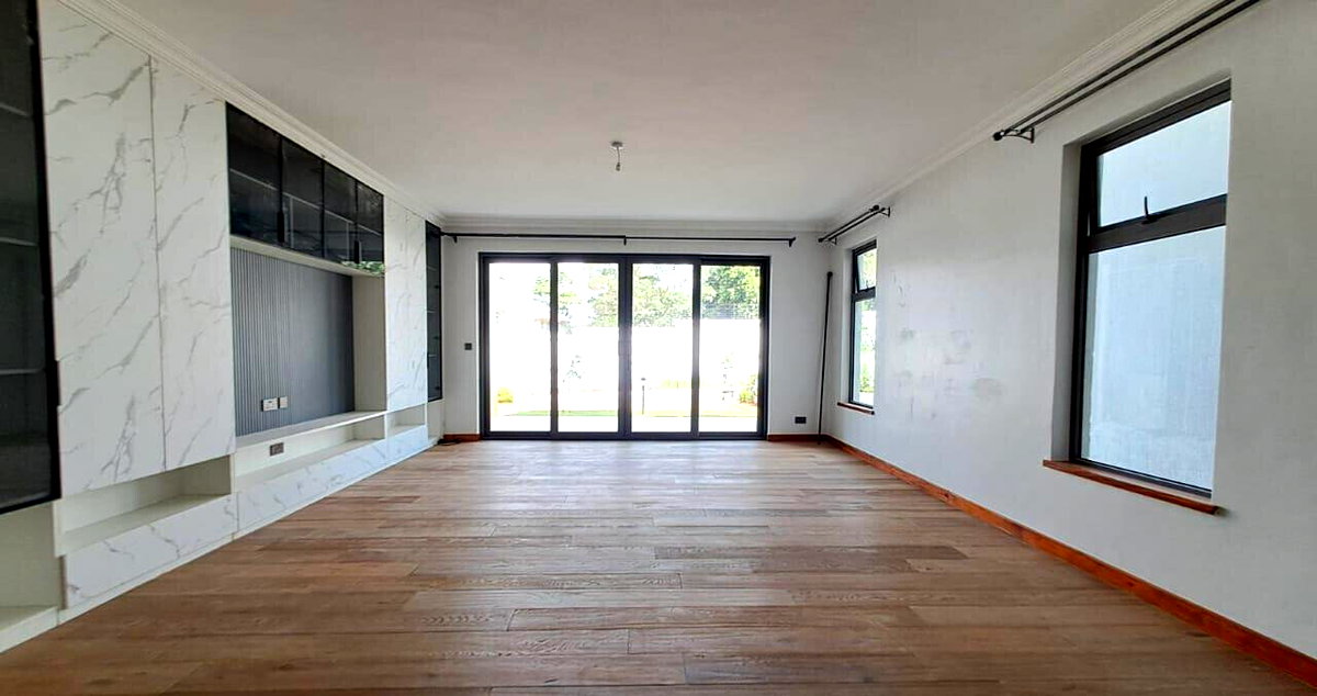 5-Bed Townhouse with Smart Locks & Fitted Kitchen - Lavington