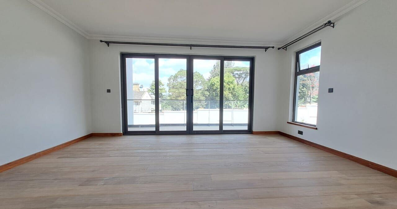 5-Bed Townhouse with Smart Locks & Fitted Kitchen - Lavington