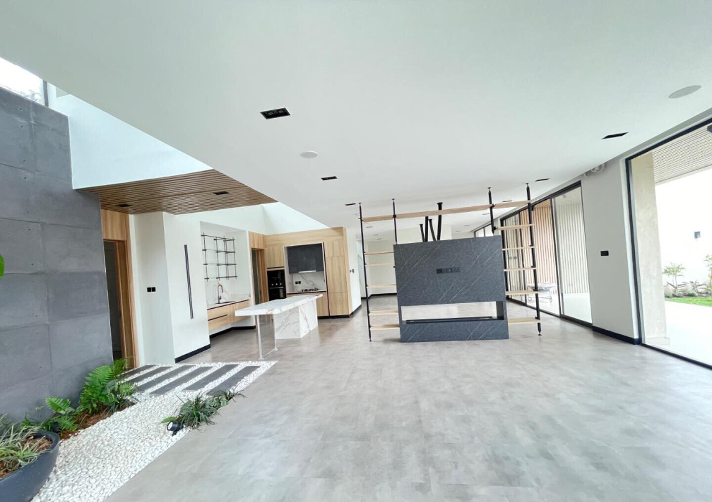 Quarter-Acre Contemporary Villa with Double-Height Ceilings - Lavington