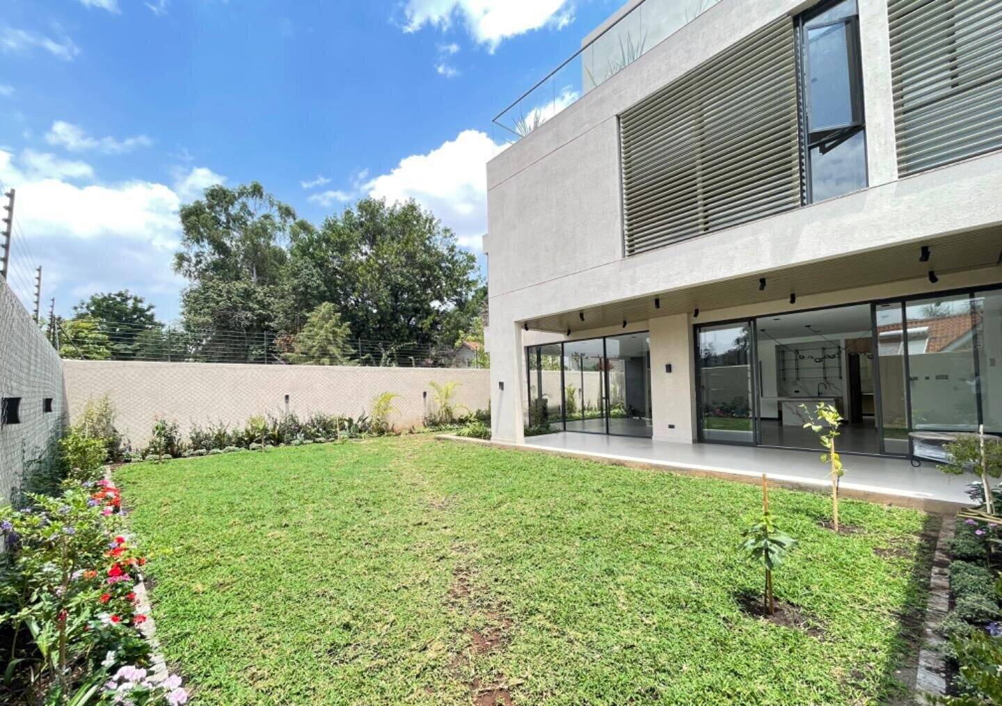 Quarter-Acre Contemporary Villa with Double-Height Ceilings - Lavington