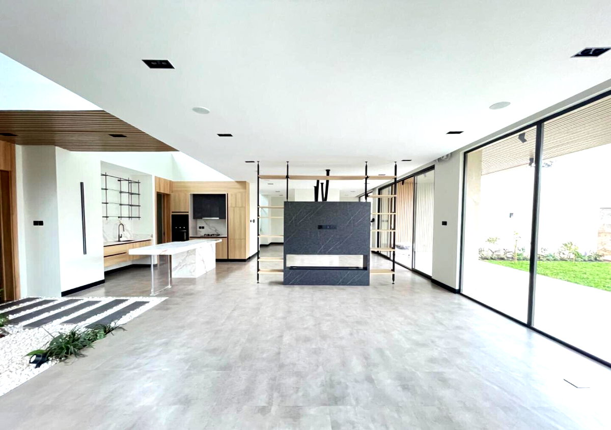 Quarter-Acre Contemporary Villa with Double-Height Ceilings - Lavington