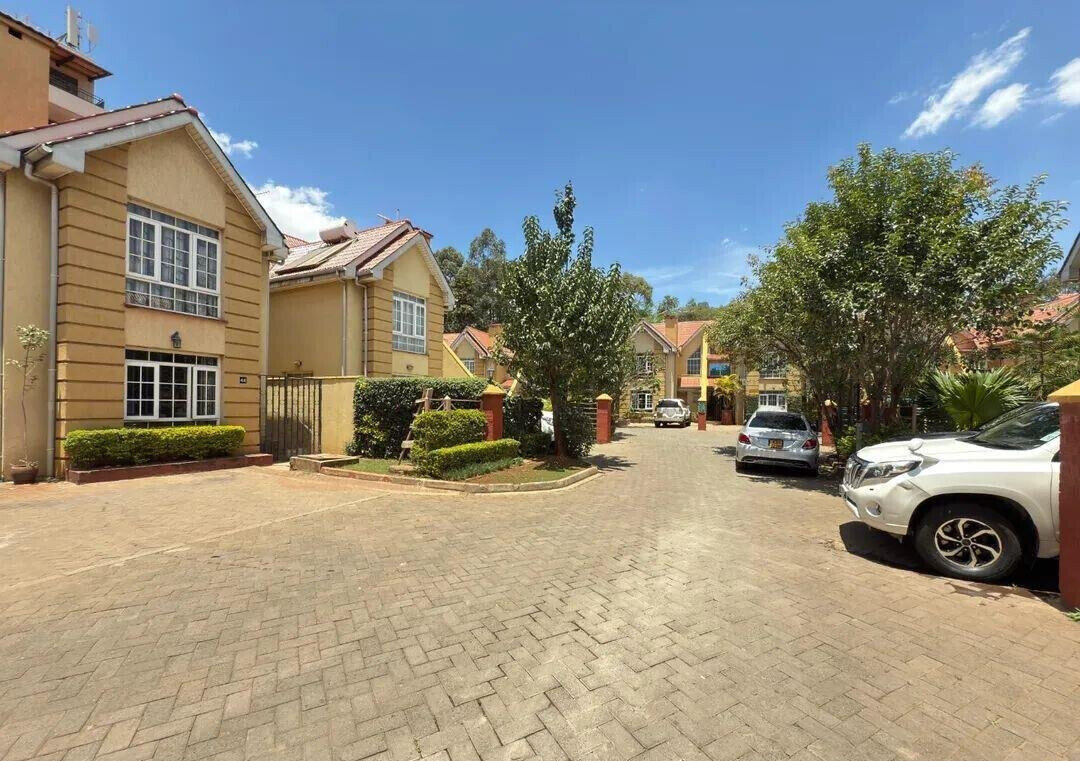 4BR All-Ensuite Maisonette with Generator & DSQ – Langata