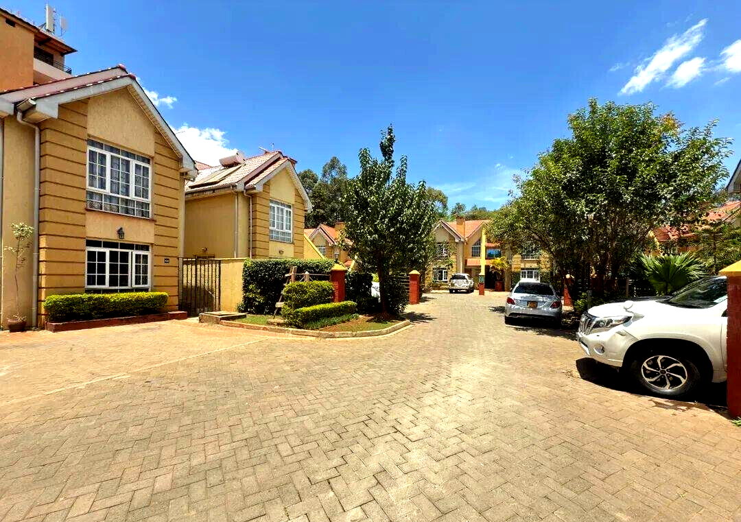 4BR All-Ensuite Maisonette with Generator & DSQ – Langata