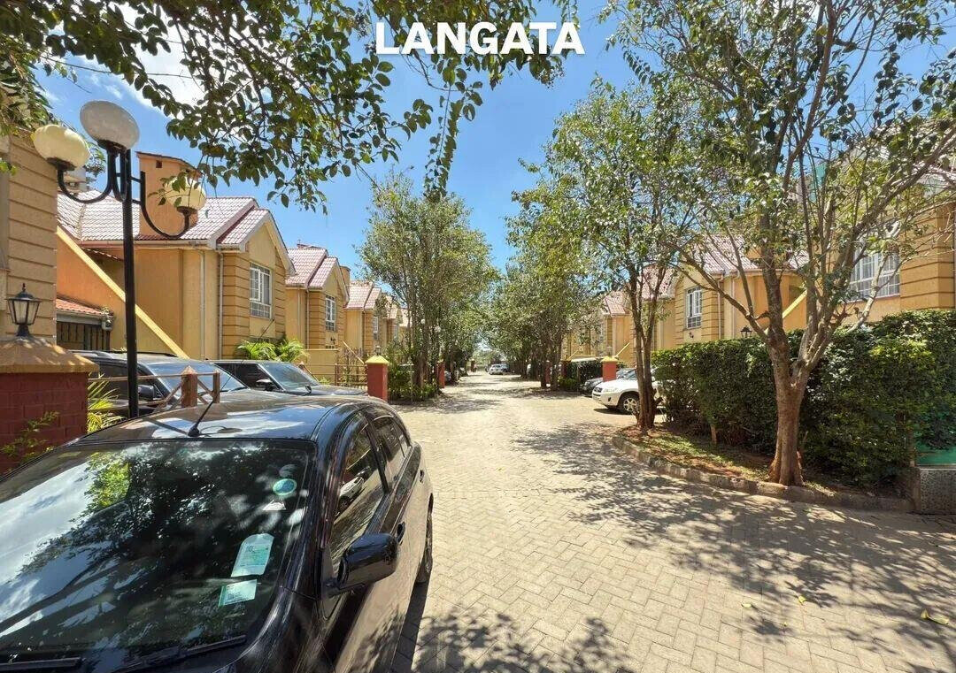 4BR All-Ensuite Maisonette with Generator & DSQ – Langata