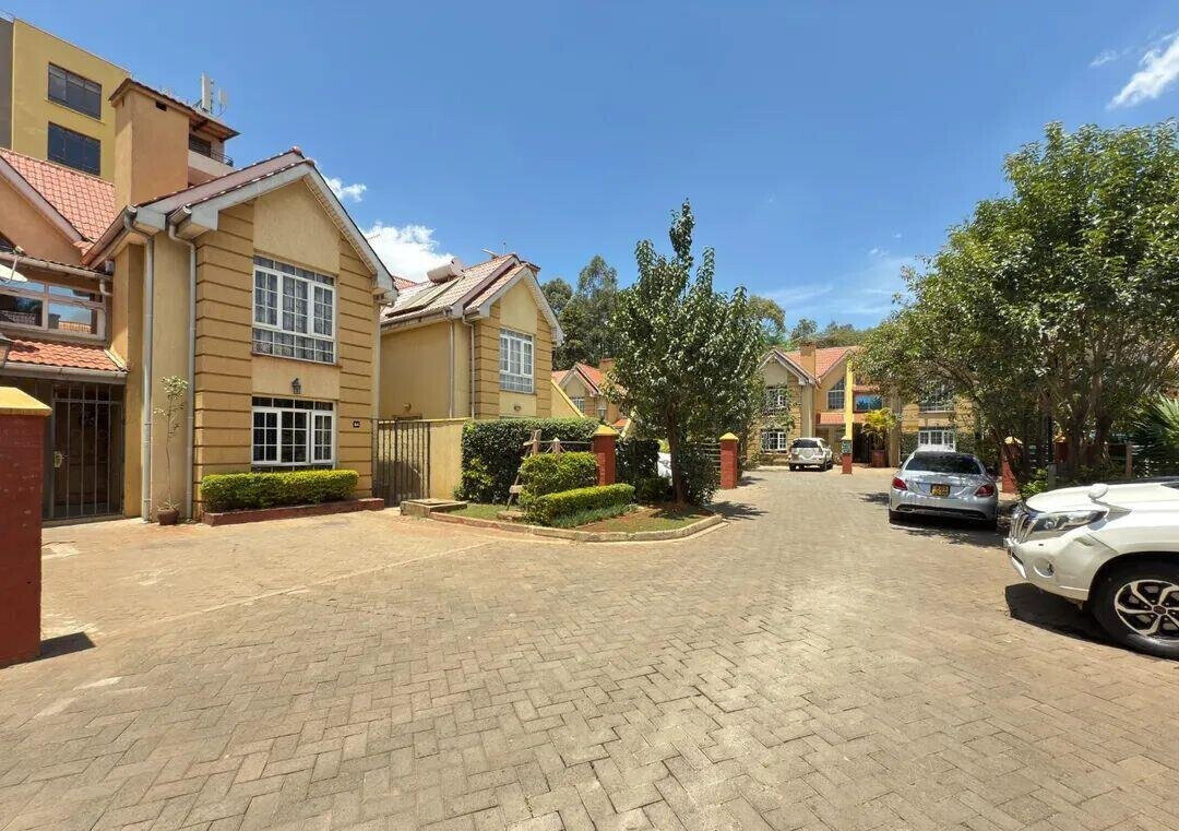 4BR All-Ensuite Maisonette with Generator & DSQ – Langata