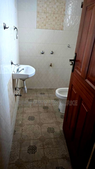 3bdrm Bungalow in Kitengela for rent - Image 5