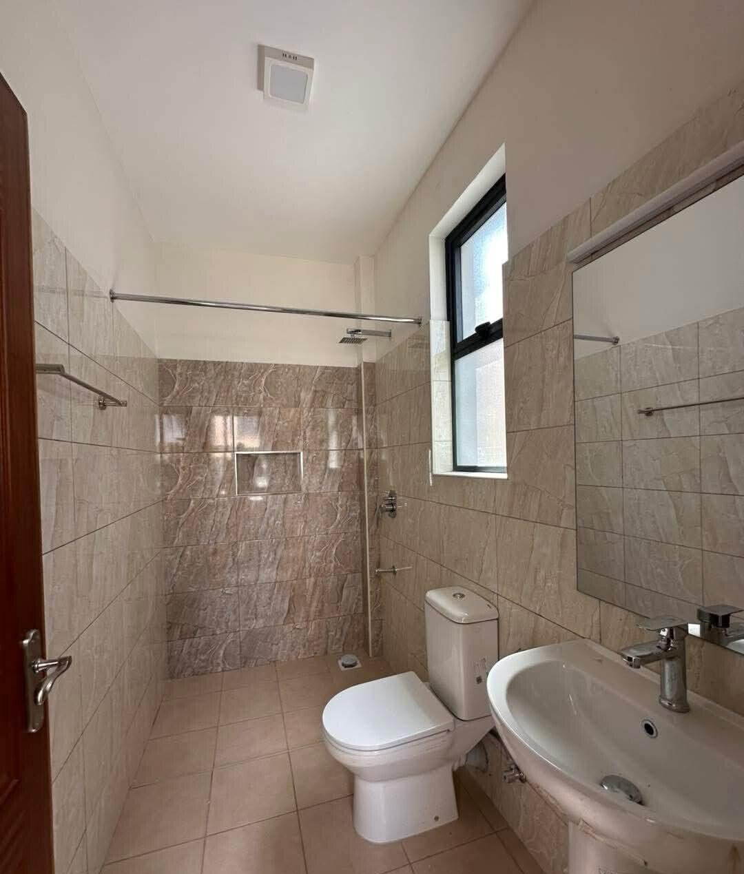 Brand-New 4BR Townhouse with DSQ & Pool - Syokimau Phase 2