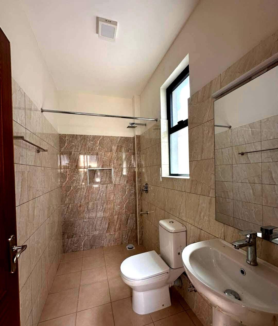 Brand-New 4BR Townhouse with DSQ & Pool - Syokimau Phase 2