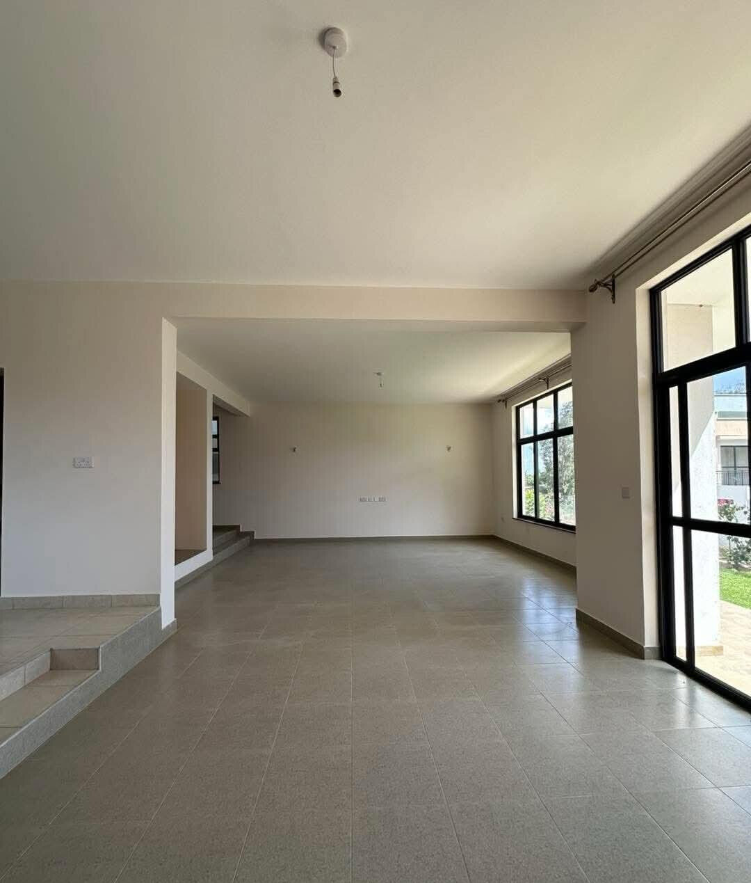 Brand-New 4BR Townhouse with DSQ & Pool - Syokimau Phase 2