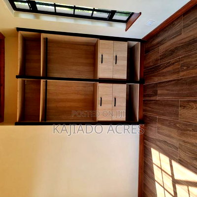 5bdrm Maisonette in Oloirien, Oloosirkon/Sholinke for sale - Image 5