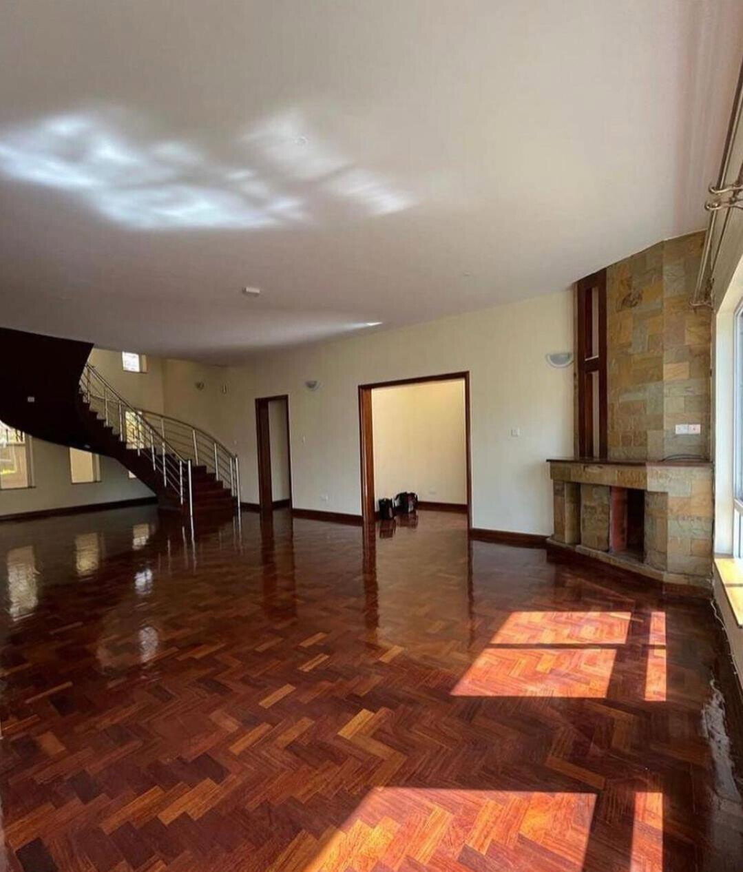 5-Ensuite Townhouse with Servant Quarter & Garden - Lavington