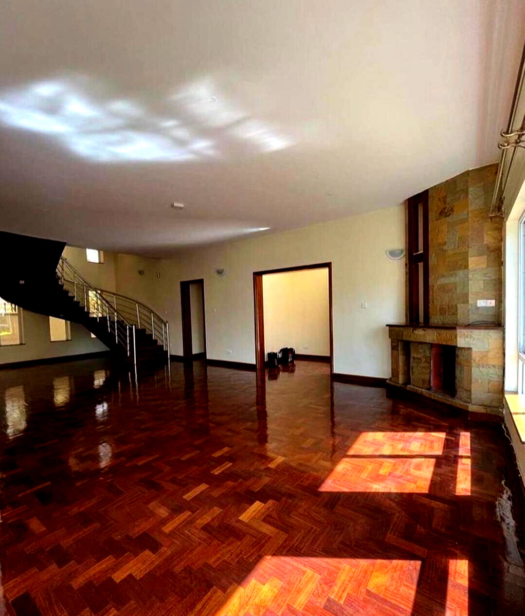 5-Ensuite Townhouse with Servant Quarter & Garden - Lavington
