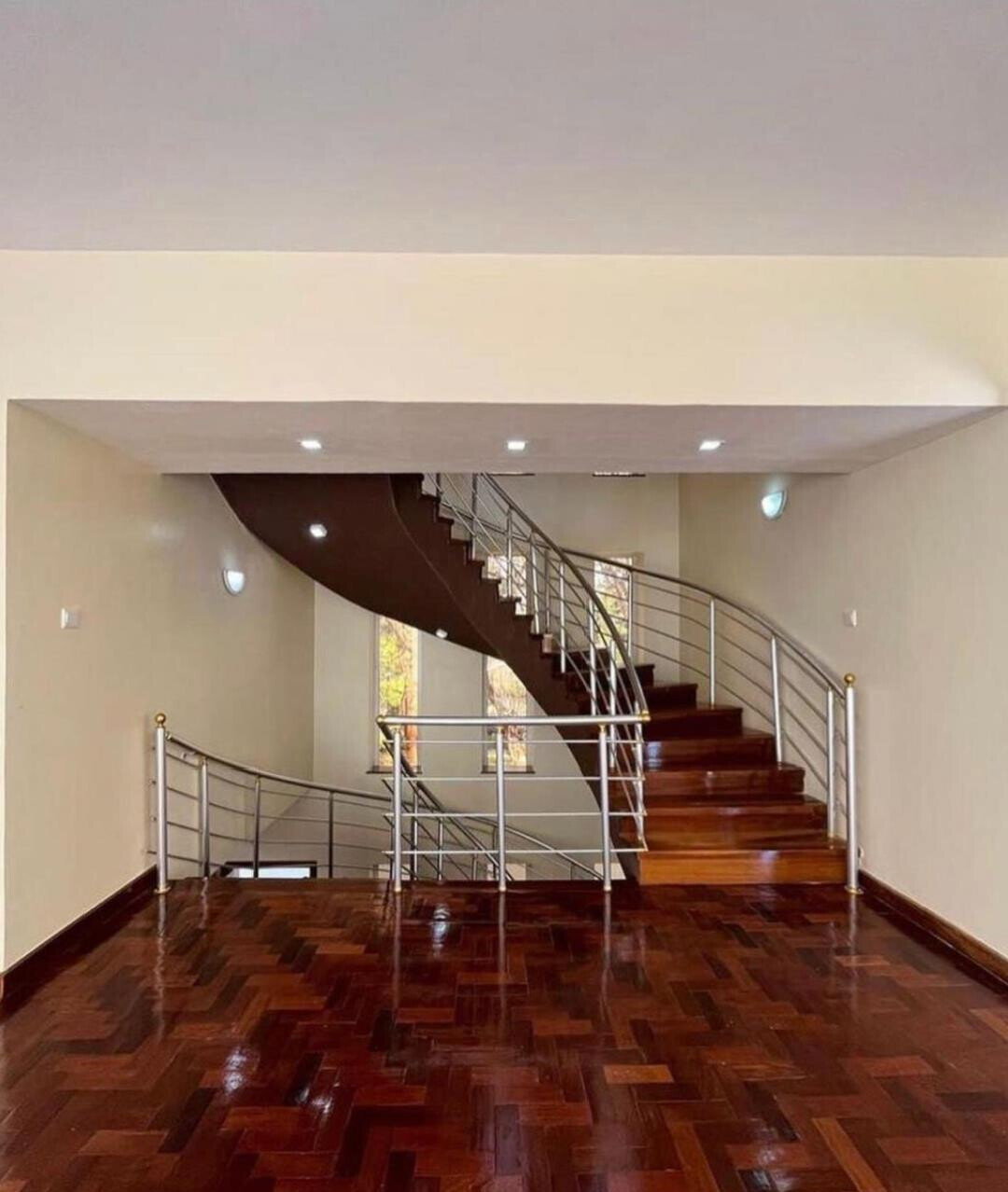 5-Ensuite Townhouse with Servant Quarter & Garden - Lavington