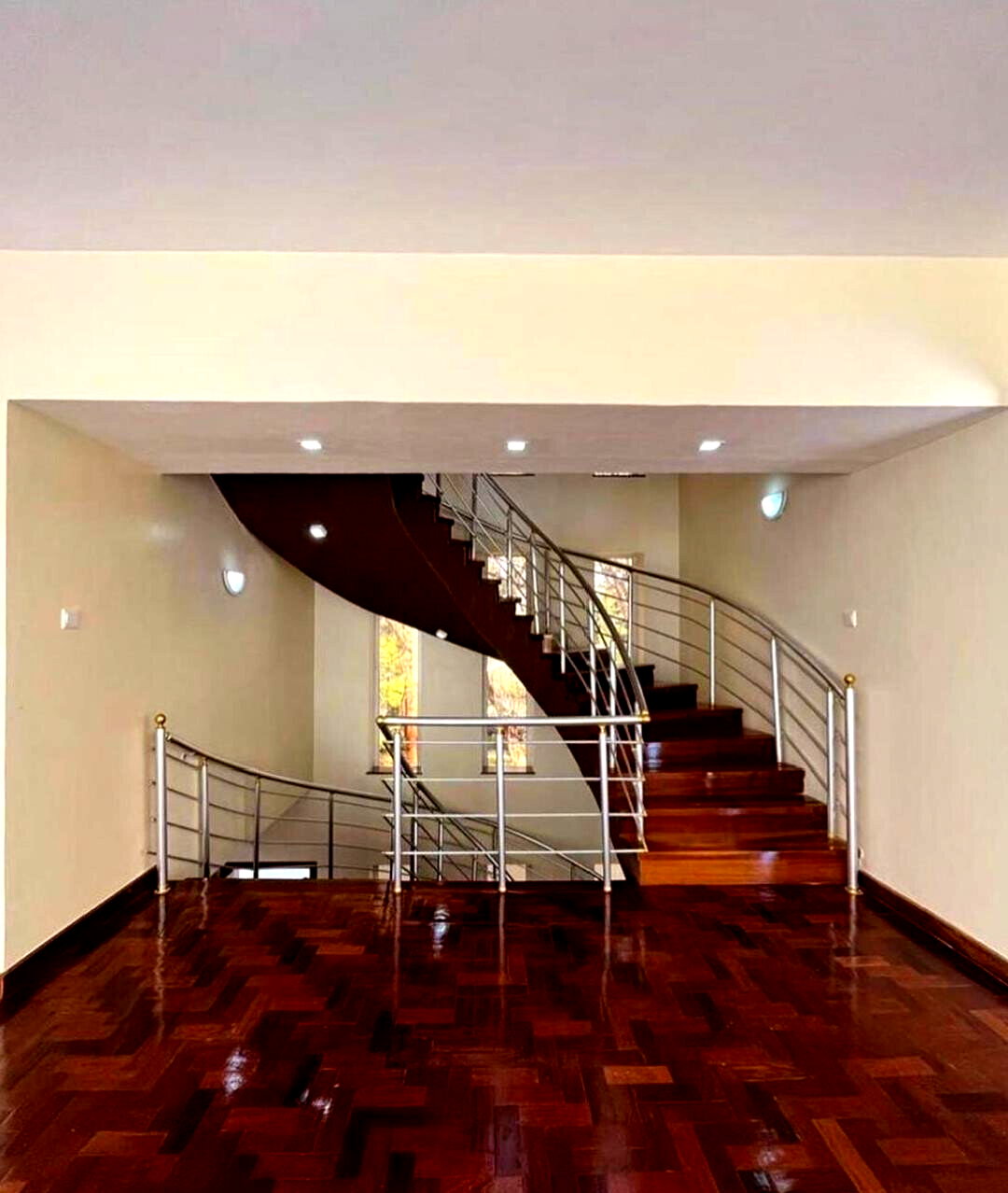 5-Ensuite Townhouse with Servant Quarter & Garden - Lavington