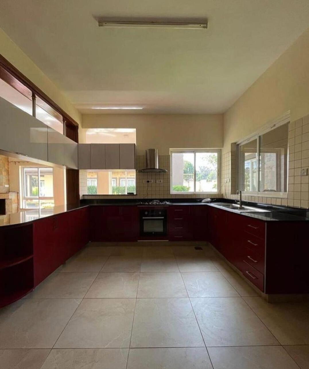 5-Ensuite Townhouse with Servant Quarter & Garden - Lavington