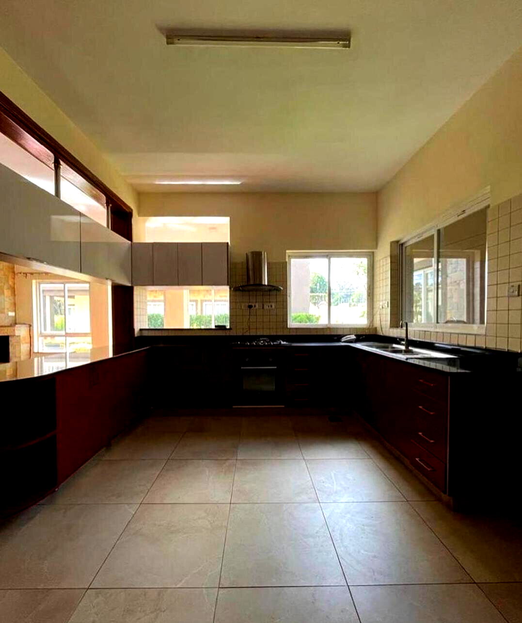 5-Ensuite Townhouse with Servant Quarter & Garden - Lavington