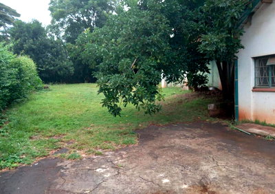 1-Acre Garden Plot with Parking at KSh 500M