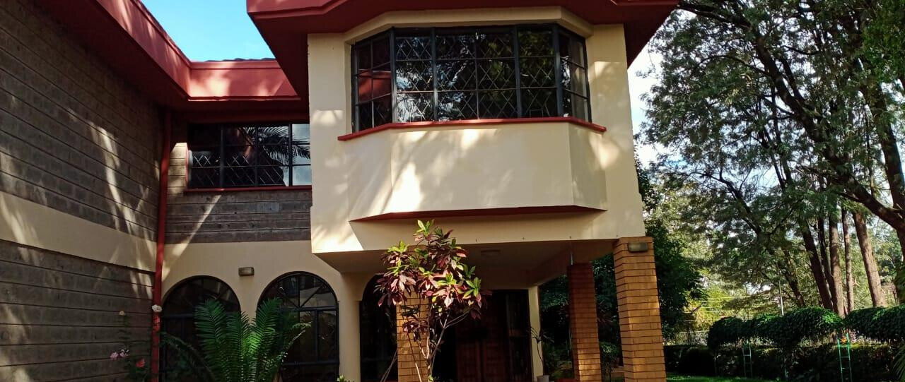 5BR Townhouse with Sunken Living & Avocado Tree - Brookside, Gigiri