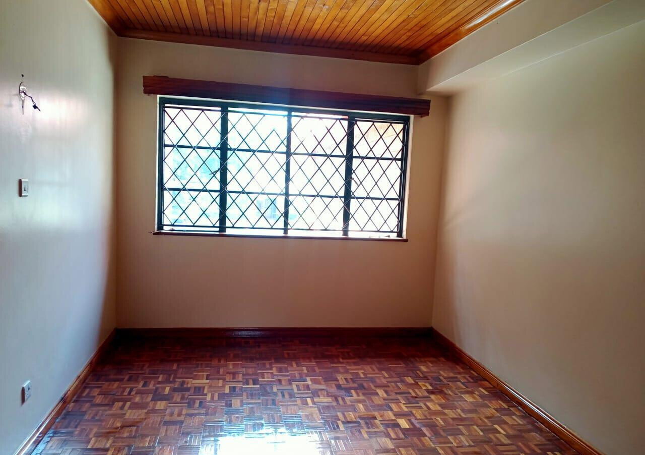 5BR Townhouse with Sunken Living & Avocado Tree - Brookside, Gigiri
