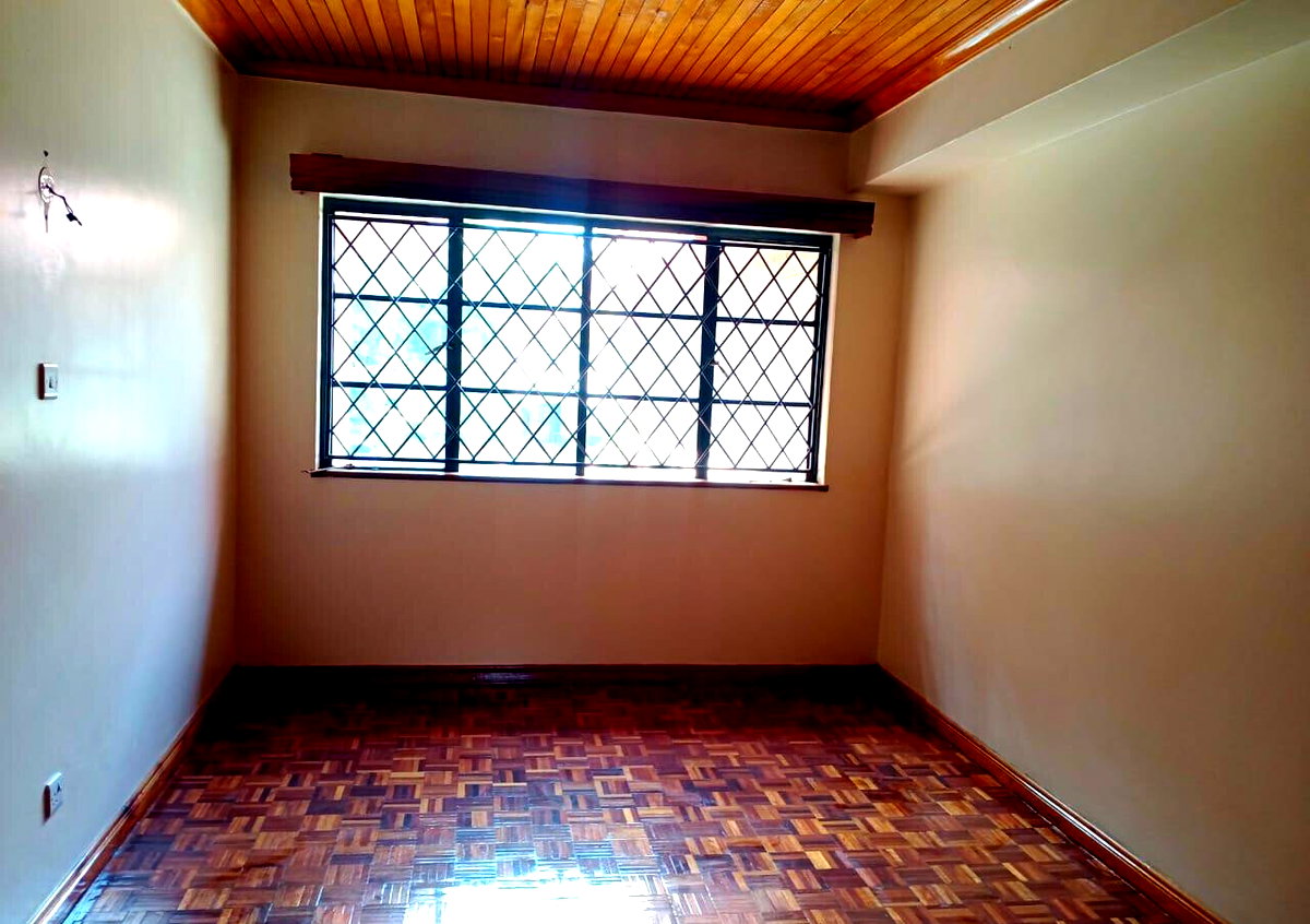 5BR Townhouse with Sunken Living & Avocado Tree - Brookside, Gigiri