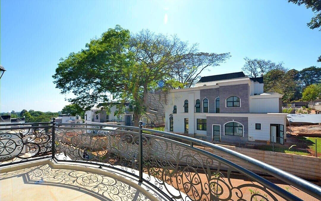 5-Ensuite Townhouse with Fireplace & Pool Access - Loresho