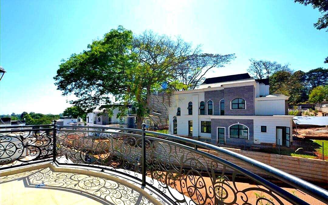 5-Ensuite Townhouse with Fireplace & Pool Access - Loresho