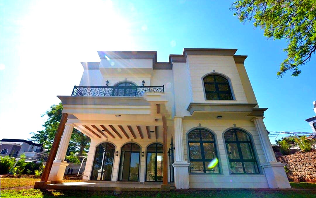5-Ensuite Townhouse with Fireplace & Pool Access - Loresho