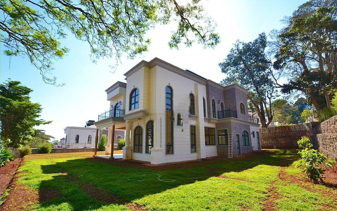 5-Ensuite Townhouse with Fireplace & Pool Access - Loresho