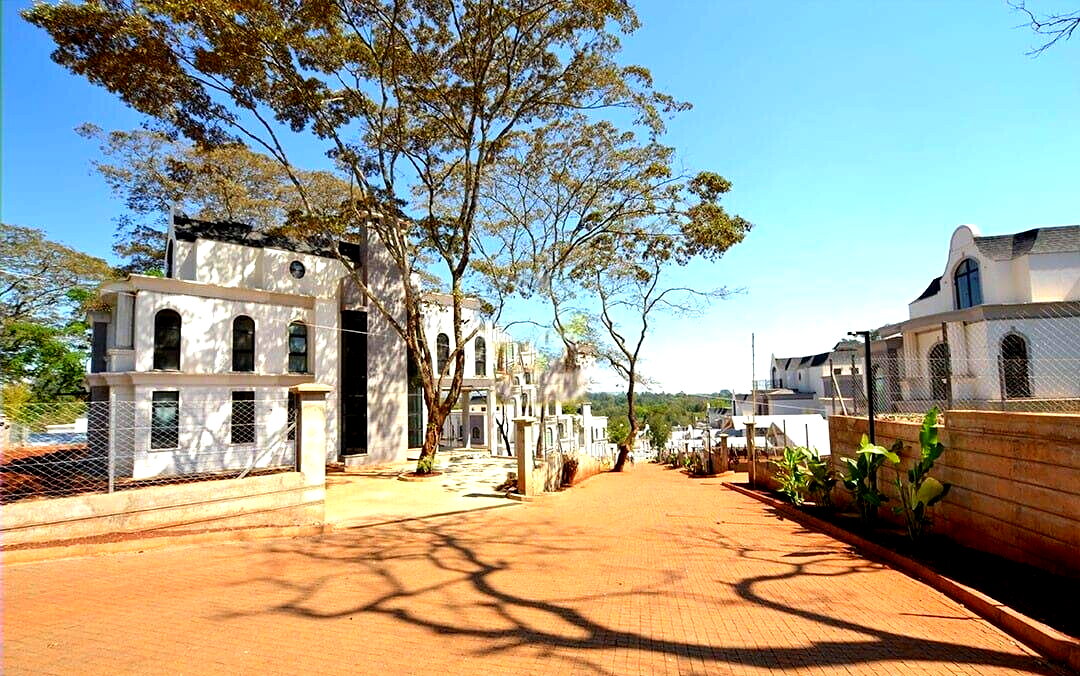 5-Ensuite Townhouse with Fireplace & Pool Access - Loresho